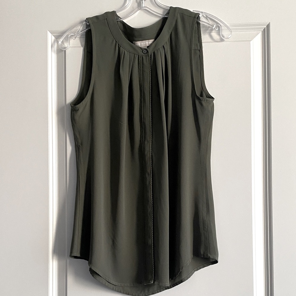 Banana Republic Olive Green Sleeveless Blouse - NEW